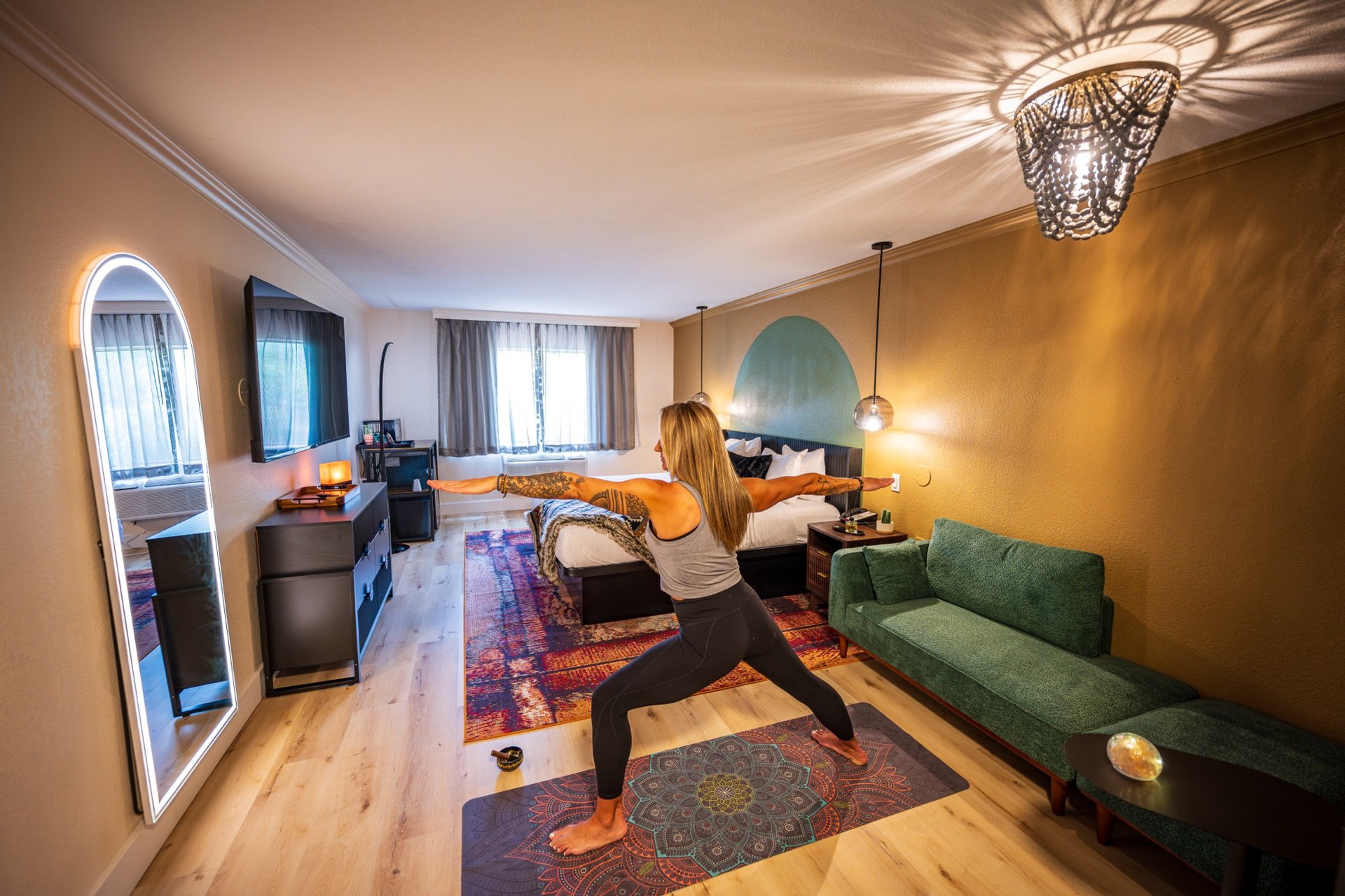 Red light therapy session room, PlatinumLED PRO panel and PHYMAT Chakra Mat
