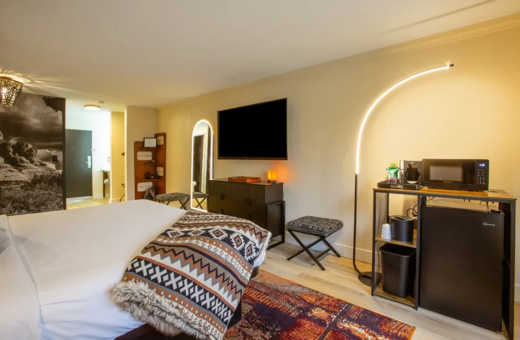 Deluxe wellness room with king bed