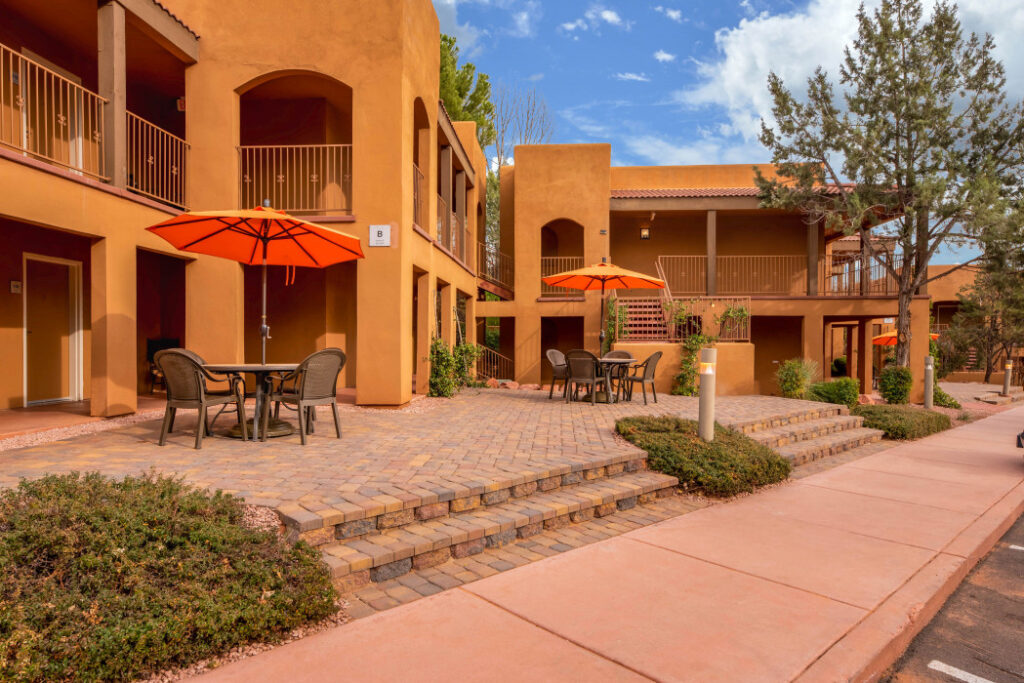 Private outdoor balcony overlooking Sedona’s red rock mountains