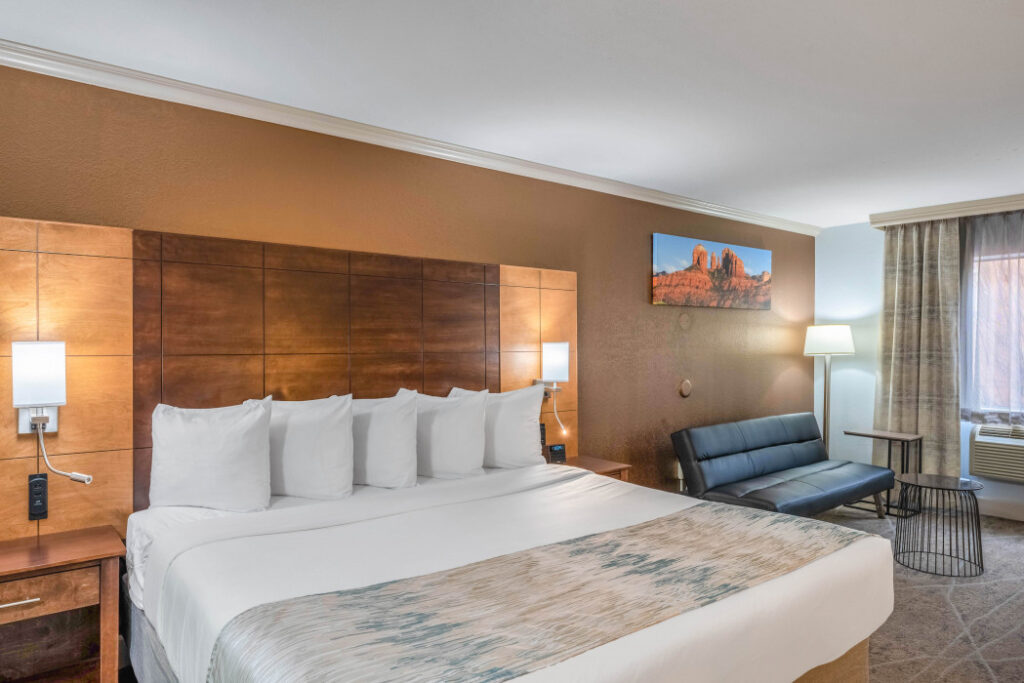Cozy king bed non-smoking room at Arroyo Pinion Hotel with modern amenities in Sedona